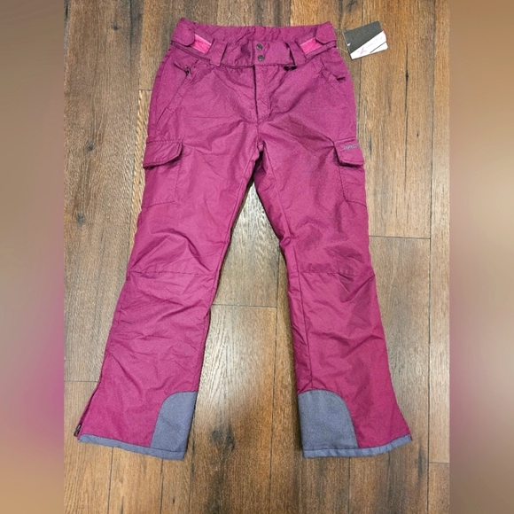 NWT 🍓 Arctix Womans Cargo Style Snow/Ski Pants - SIZE M - Picture 1 of 7